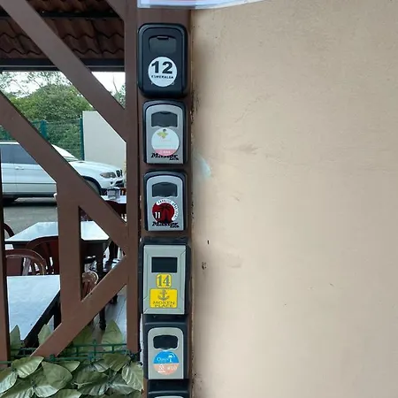 Apartamento H Gonzalez 14 Free Parking Ac Wifi Alajuela Exterior photo
