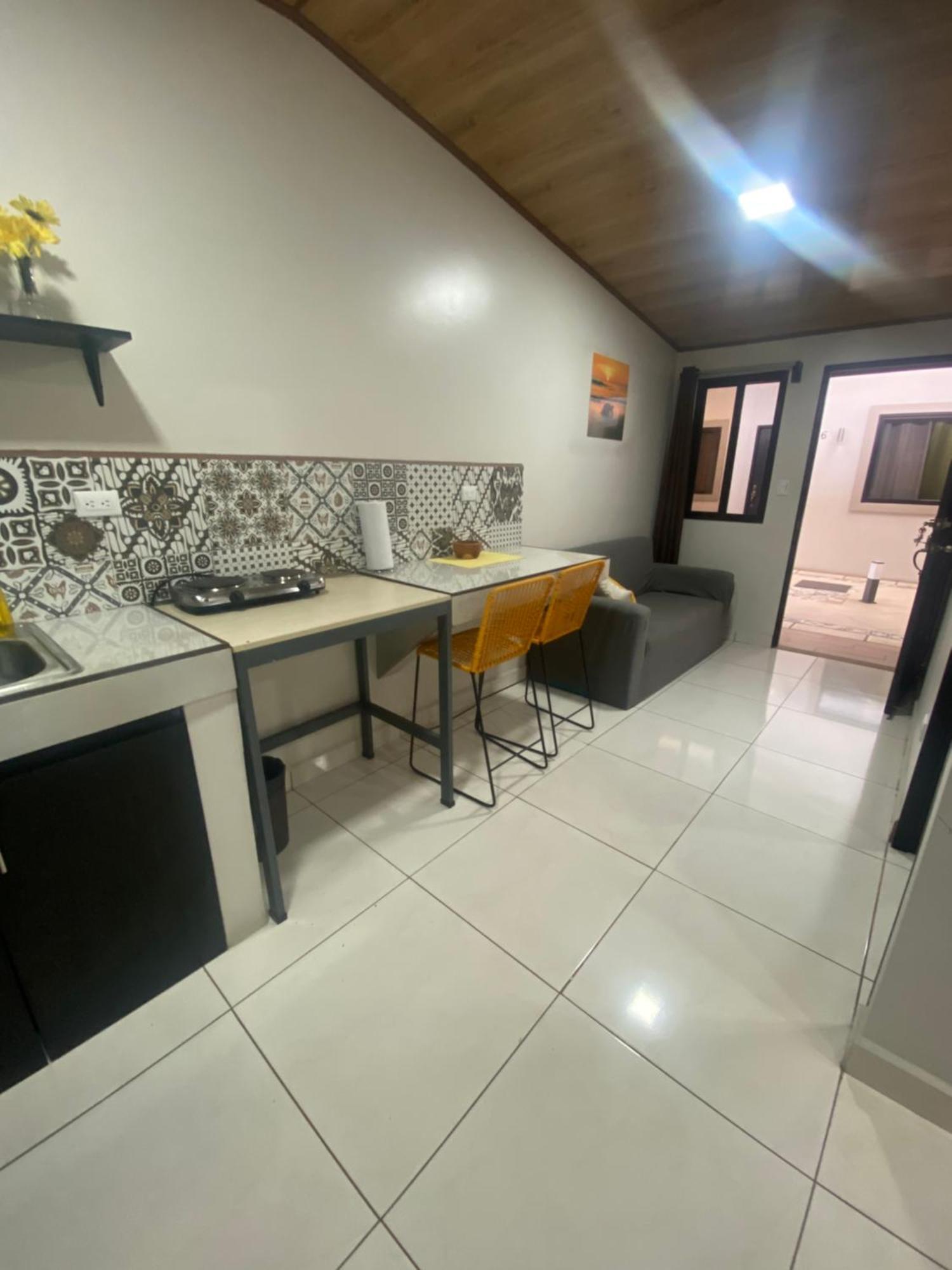 H Gonzalez 14 Free Parking Ac Wifi Apartment